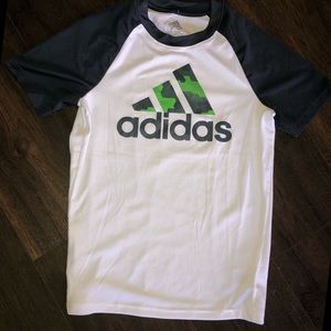 TS • M • Addidas White & Navy